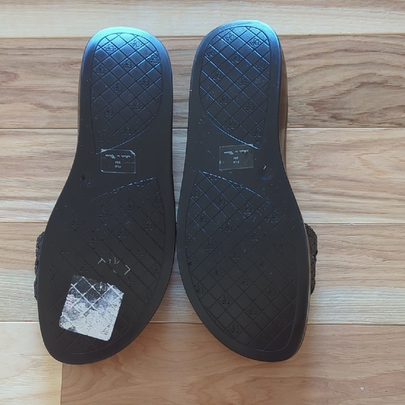 Donald J. Pliner Women's Black Sandals - Picture 3 of 3